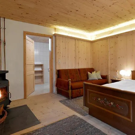 Apartment & Goldschmied *